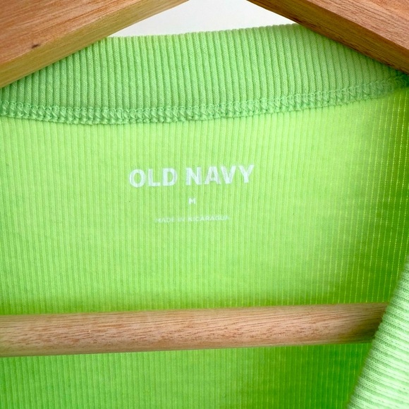 Old Navy Snug Crop Tank Top - Picture 3 of 4